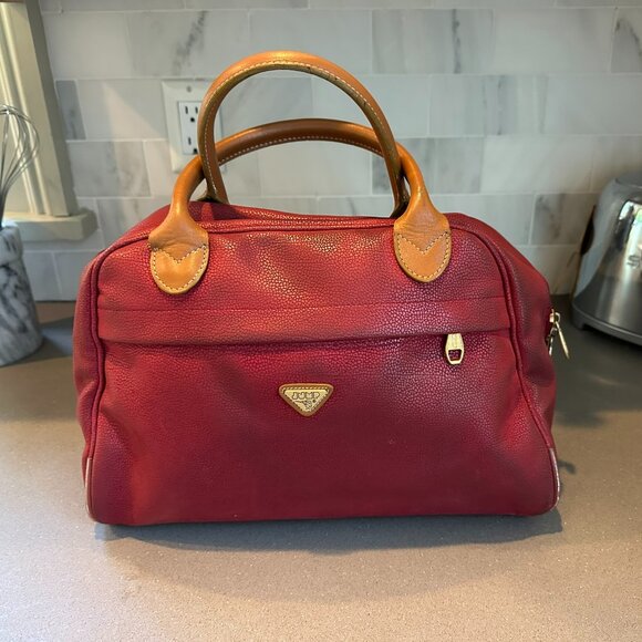 ❤️ Jump Paris Red Pebbled Leather Travel Bag ❤️ - Picture 1 of 8
